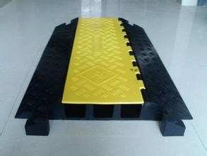 减速带 道路安全的“无声卫士”